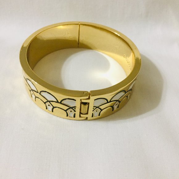 BEAUTIFUL TALBOTS HINGED GOLD TONE BANGLE BRACELET - Picture 3 of 3
